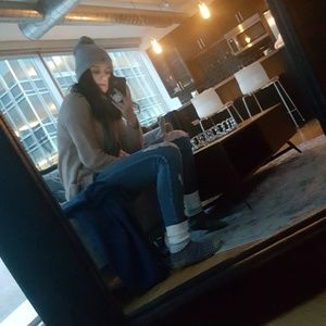 Meet your Posher, Cara